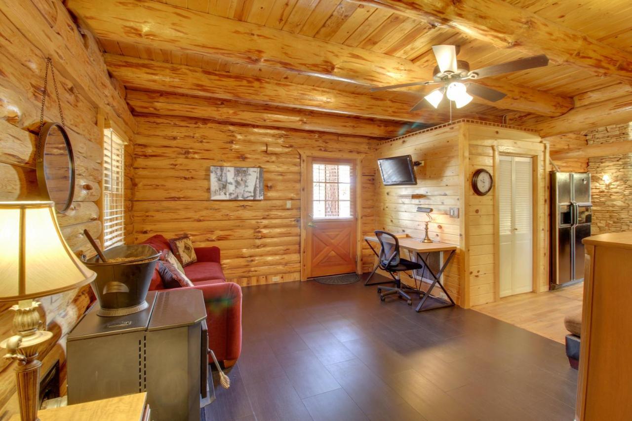 Lakeside Cabin On 2 Acres With Fire Pit And Hot Tub! Pinetop-Lakeside Exterior photo